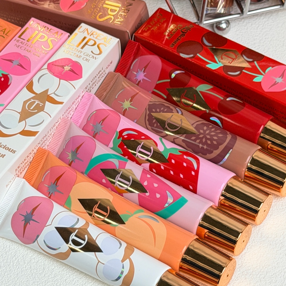 Charlotte Tilbury Lip Gloss Li - огляд і ціна Skincare Laneige